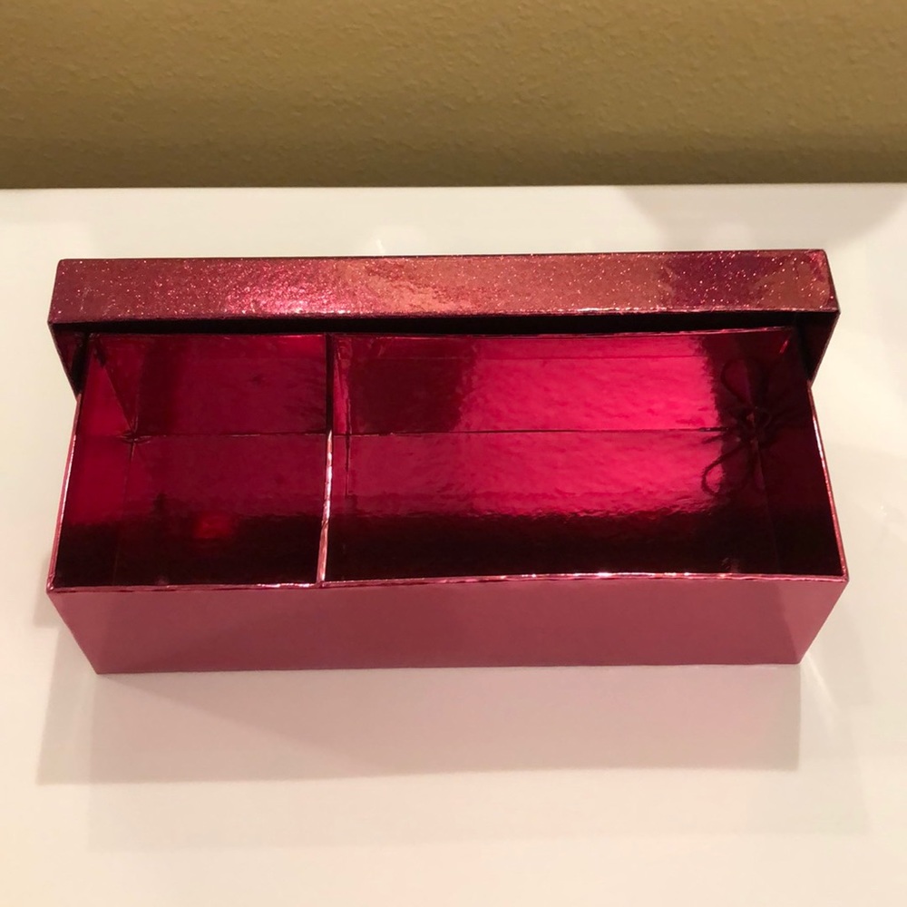Michaels Kors Gift Box - Picture 3 of 3